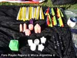 wicca, Feria Pagana, Pagan Fair, Venta de Pentaculos, Book of Shadows, Libros de Las Sombras, Remeras paganas, remeras wicca, runas, tarot, Mjollnirs, martillos de thor, Dioses, Diosas, Lectura de Cartas, Lectura de Runas, Remeras con motivos paganos, Herramientas mágicas, Mazos de cartas, Runas, libros, velas, sahumerios, piedras