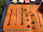 wicca, Feria Pagana, Pagan Fair, Venta de Pentaculos, Book of Shadows, Libros de Las Sombras, Remeras paganas, remeras wicca, runas, tarot, Mjollnirs, martillos de thor, Dioses, Diosas, Lectura de Cartas, Lectura de Runas, Remeras con motivos paganos, Herramientas mágicas, Mazos de cartas, Runas, libros, velas, sahumerios, piedras